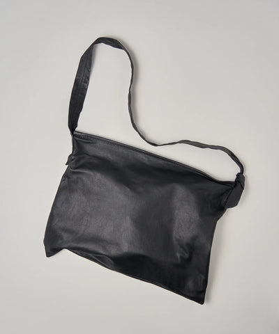 Zip square shoulder bag M - Black / goatskin Bare