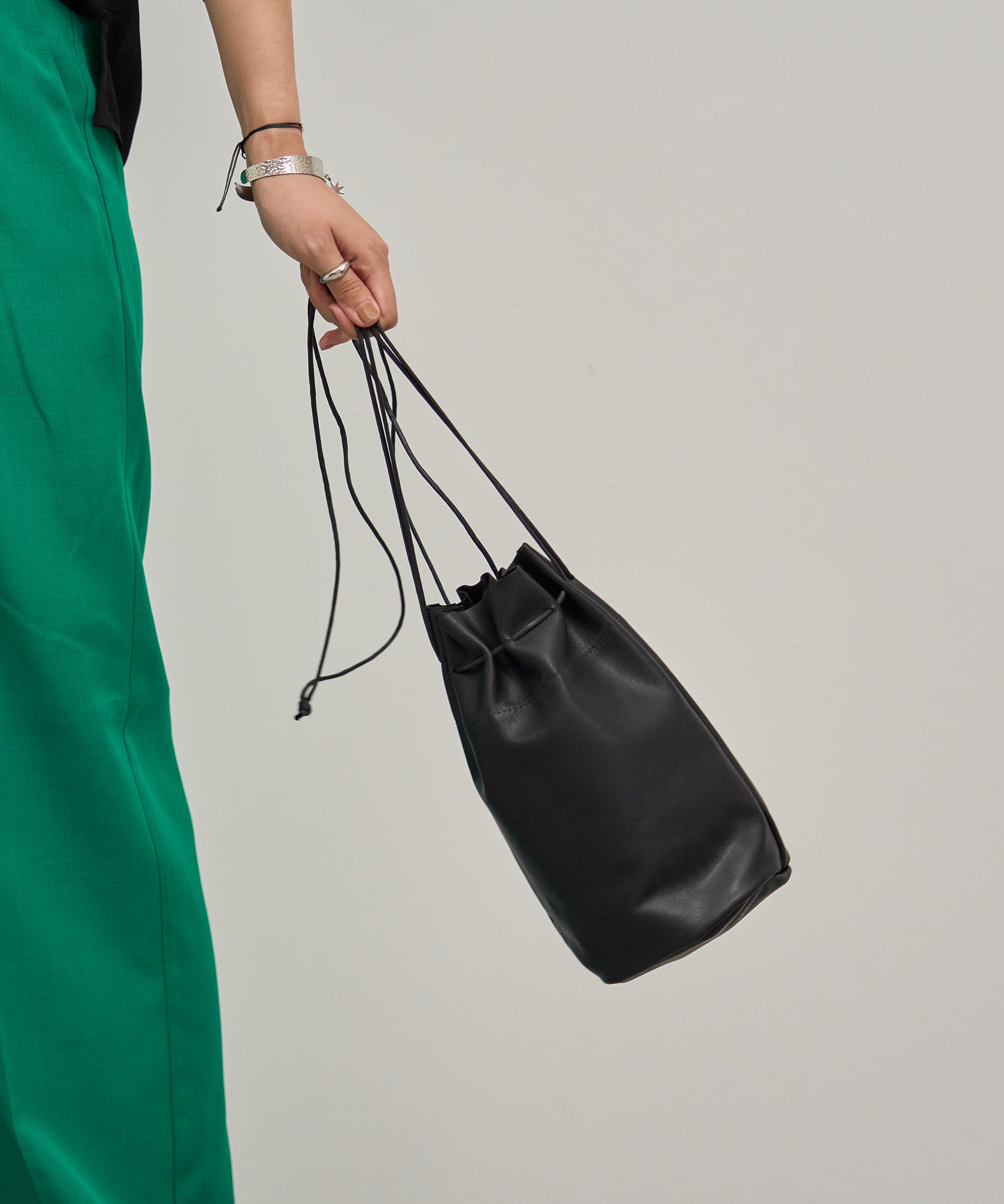 aritzia auxiliary mini backpack REN / Tokyo 】Lightweight and simple drawstring leather bag. – REN WEB SHOP