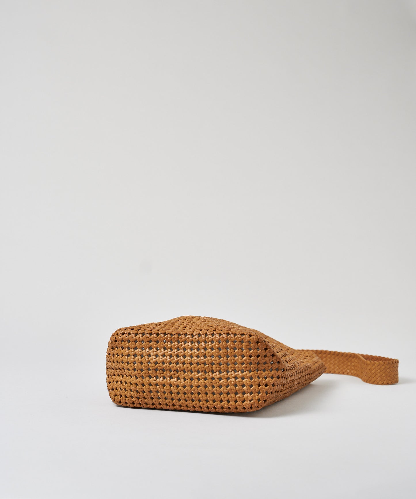 #16/ Box shoulder bag (camel) / goatskin "GOAT MESH "