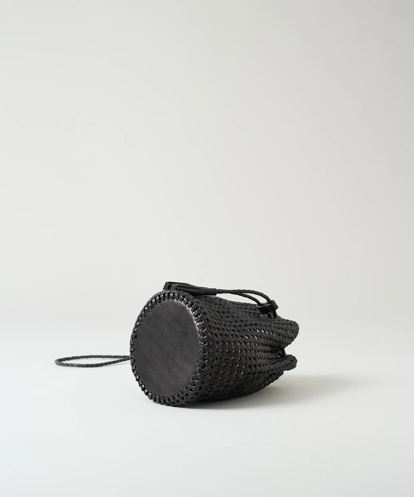 Tassel bottle shoulder (black) / goatskin "GOAT MESH " - REN WEB SHOP