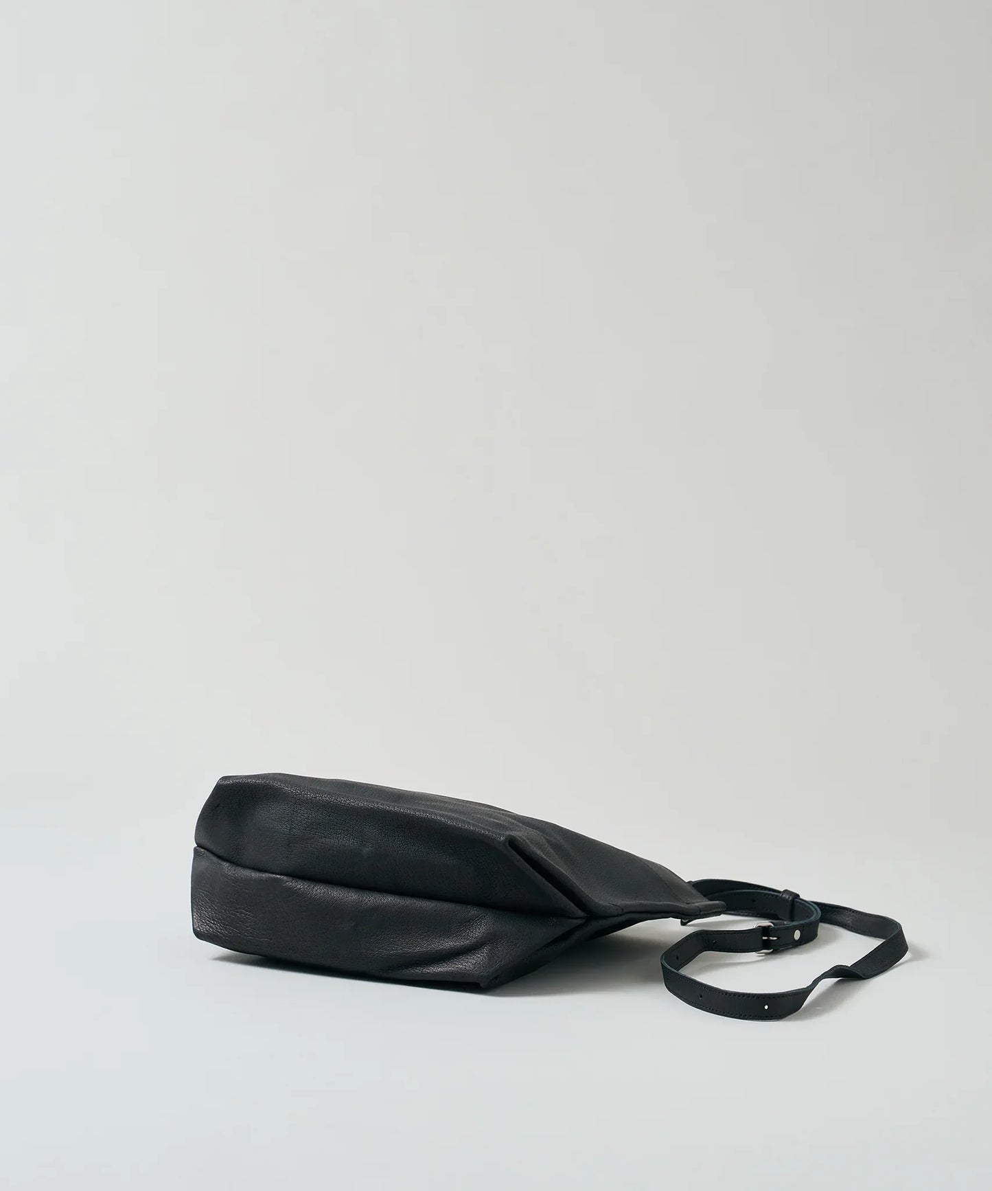 Lunch bag S_carry light (black) / pigskin "HALLIE" - REN WEB SHOP