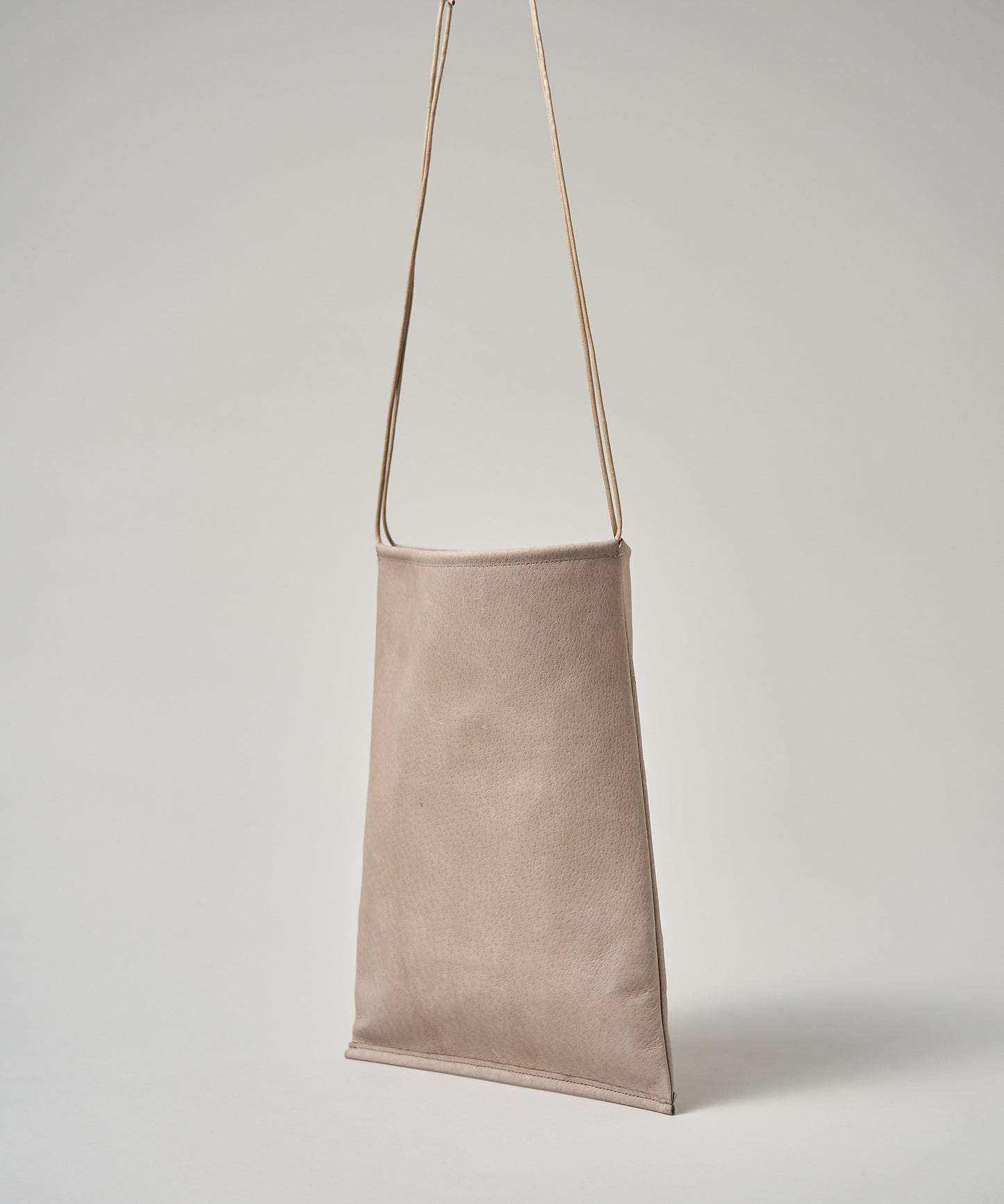 #30 / 扁平单肩包 / 猪皮“HALLIE”