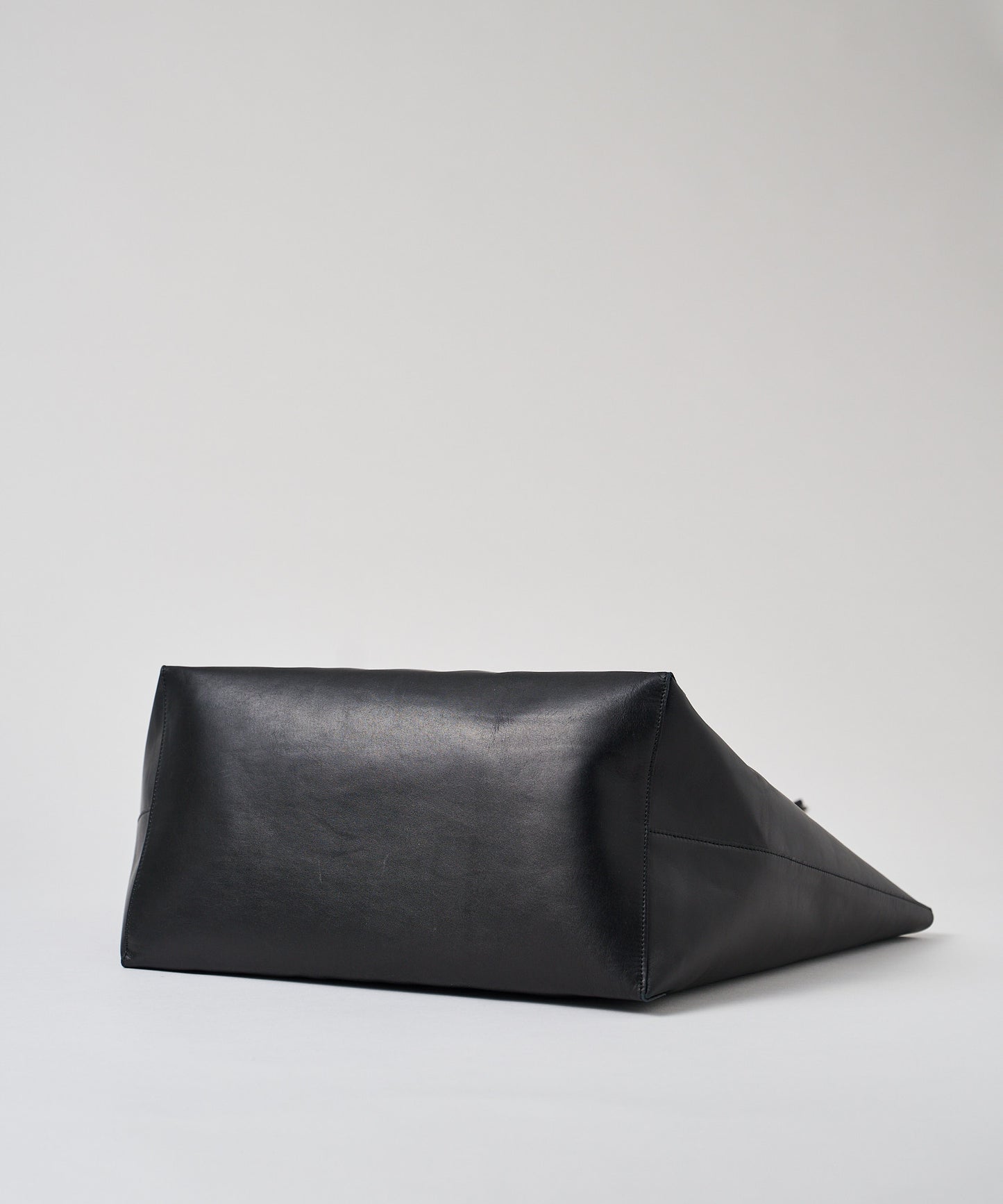 Maxi Tote - Black / cowhide Aperto