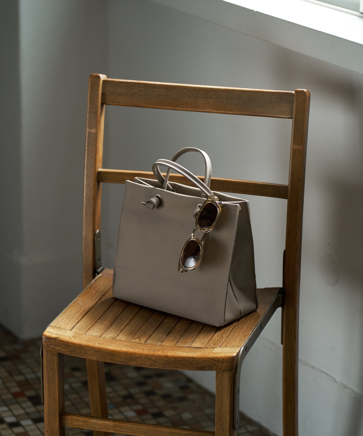 #51b《SALE 30%》Mini shopper (almond gray) / cowhide "PHILIP"