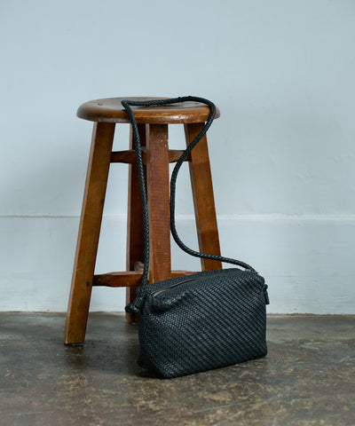 Barrel Shoulder M - 黑 / 羊皮 Sheep mesh