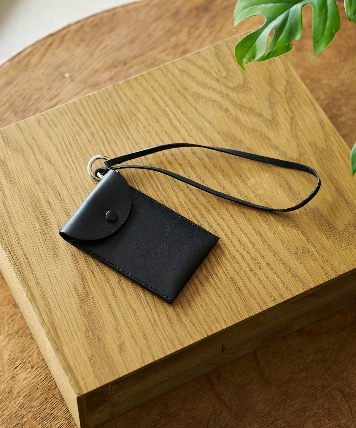 Billet Cardholder -Black / cowhide Alabaster