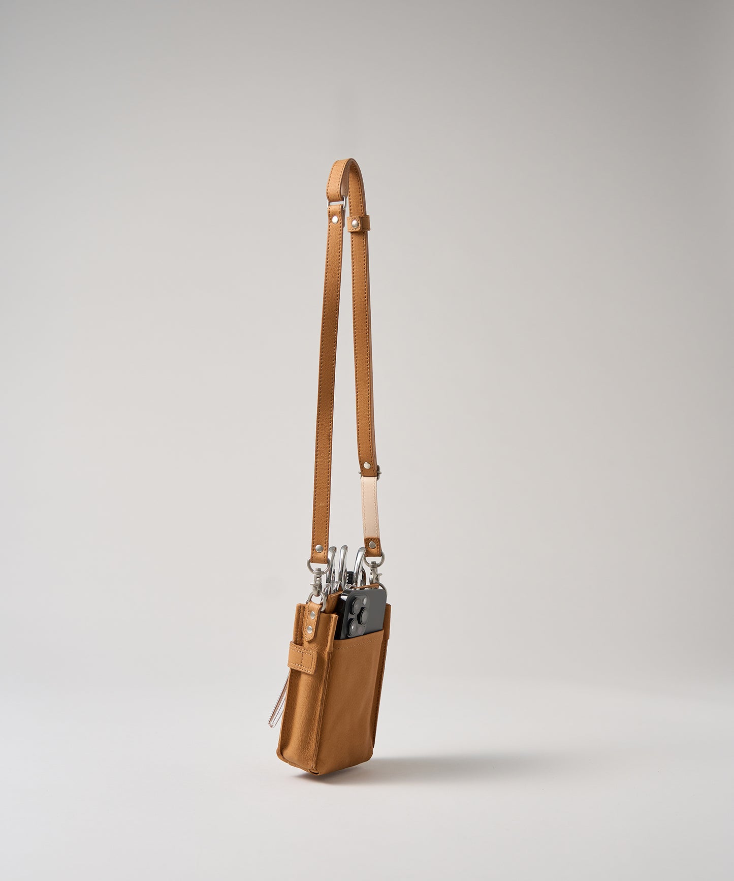 #30 / 剪刀袋・香烟 / 猪皮“HALLIE”