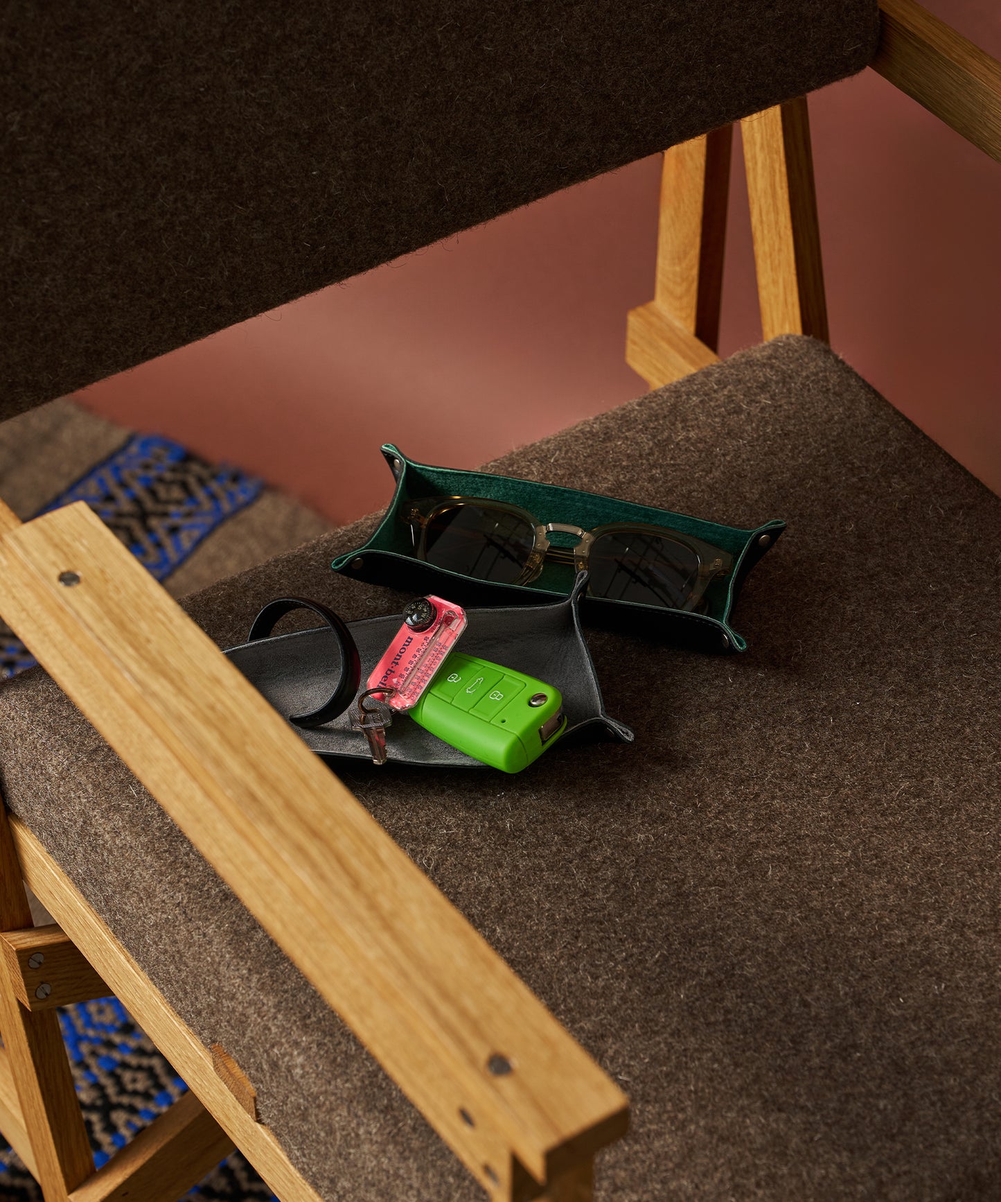 #39/ 首页 tray_recta / 猪皮“绒面革衬里”