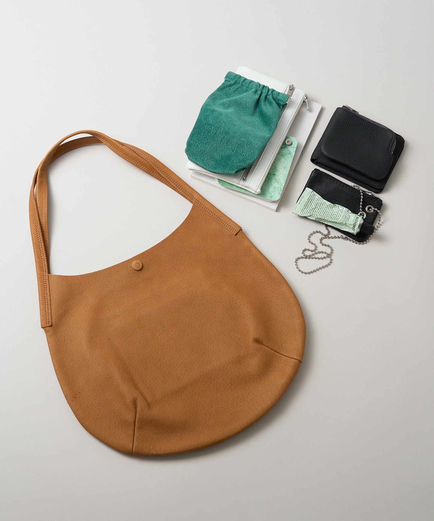 #30 / 圆形托特包 / 猪皮“HALLIE”