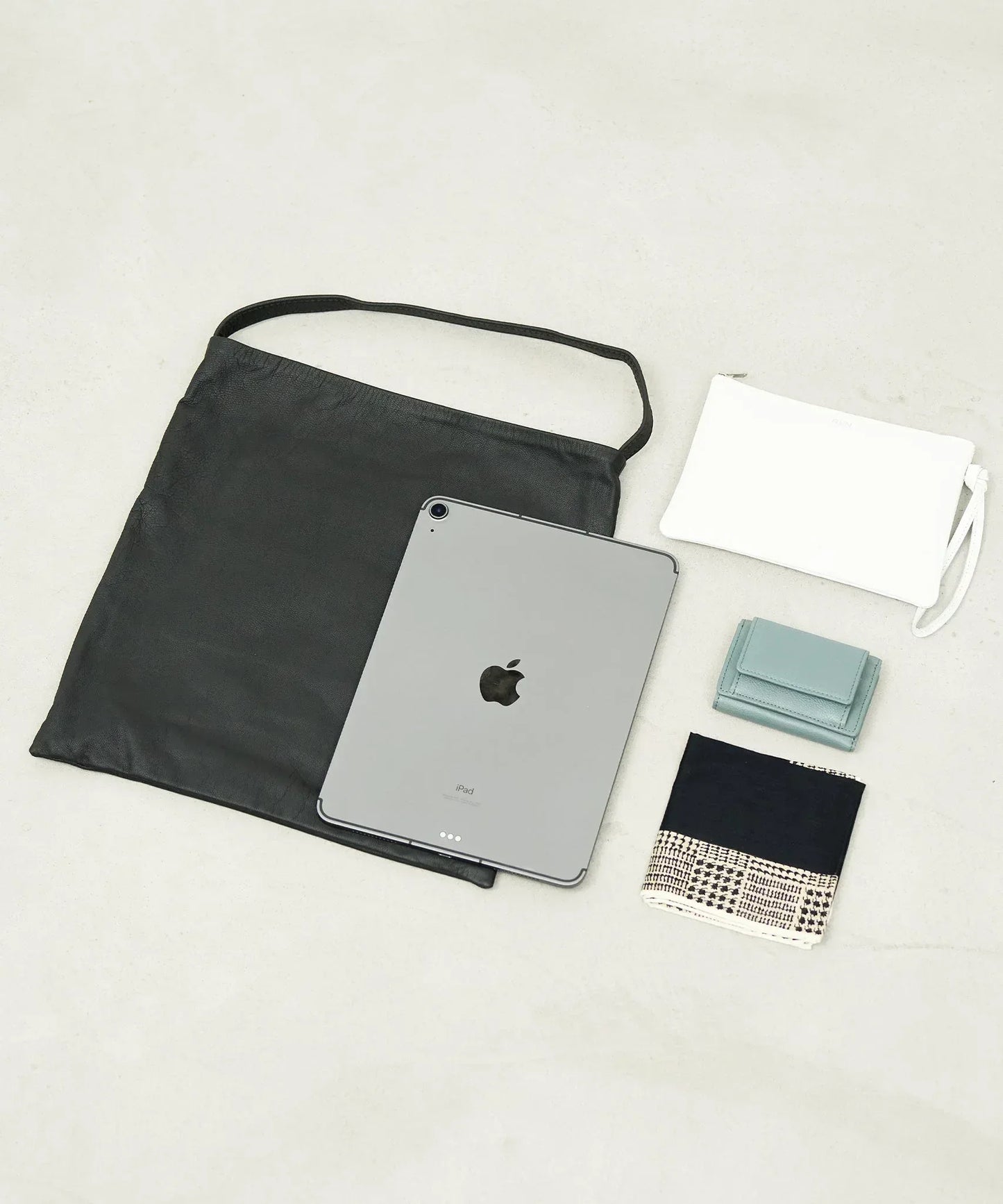 Basic square M (dark brown) / goatskin "BARE" - REN WEB SHOP