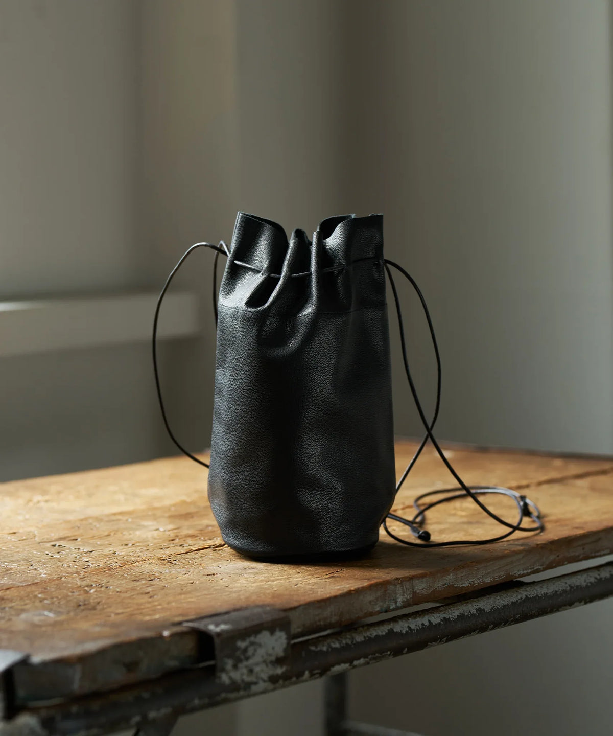 Canister bottle / goatskin Still