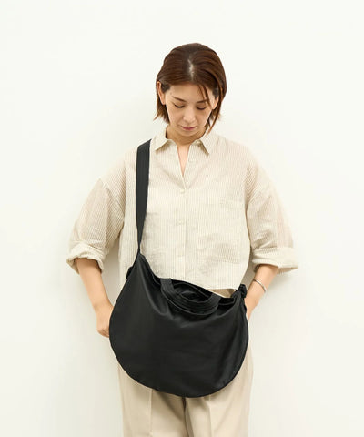 Circle shoulder bag - Black / goatskin Bare
