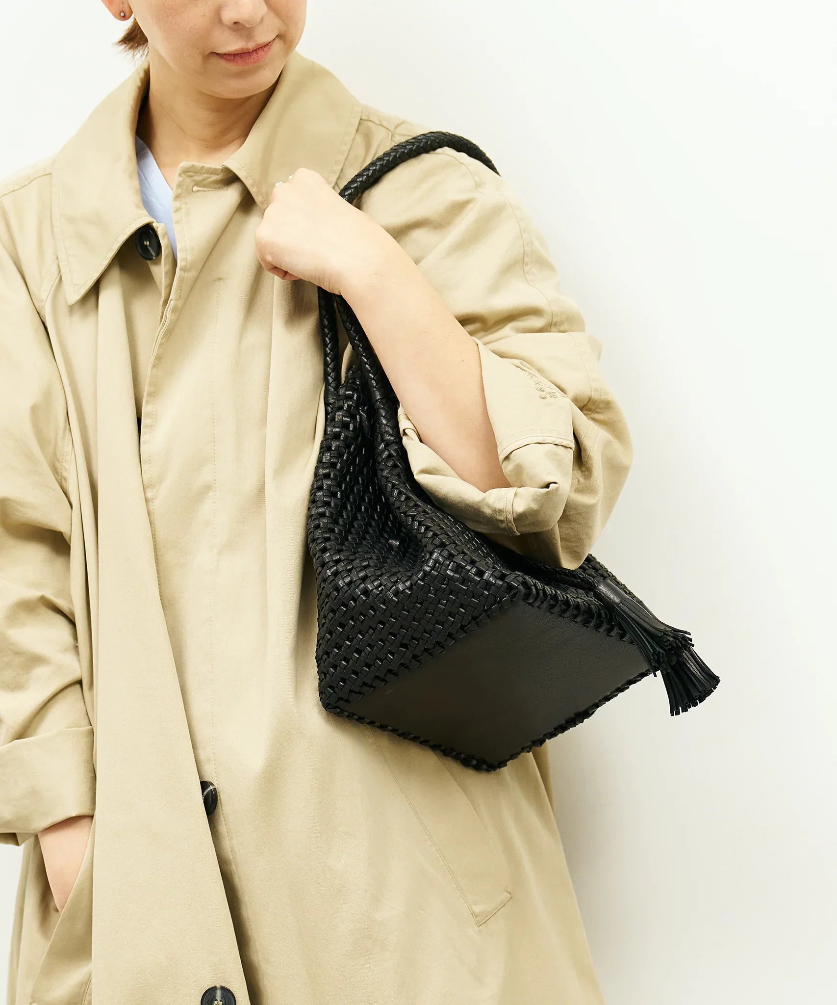 Tassel tote bag (black) / goatskin