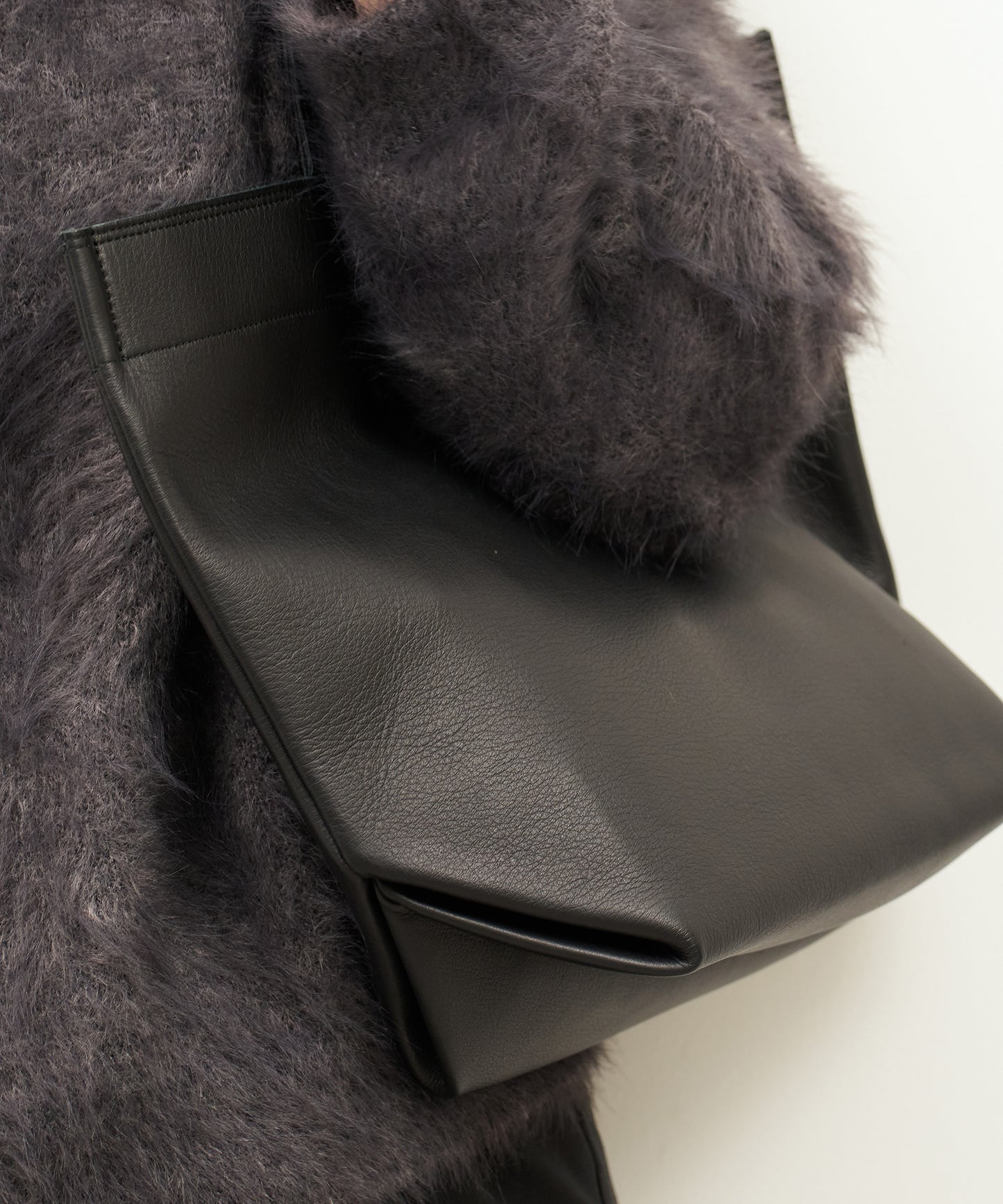 EOS / #52/ 午餐袋 M / 牛皮“VALENCIA”