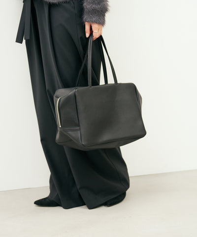 Square Duffel M - Black / cowhide Valencia