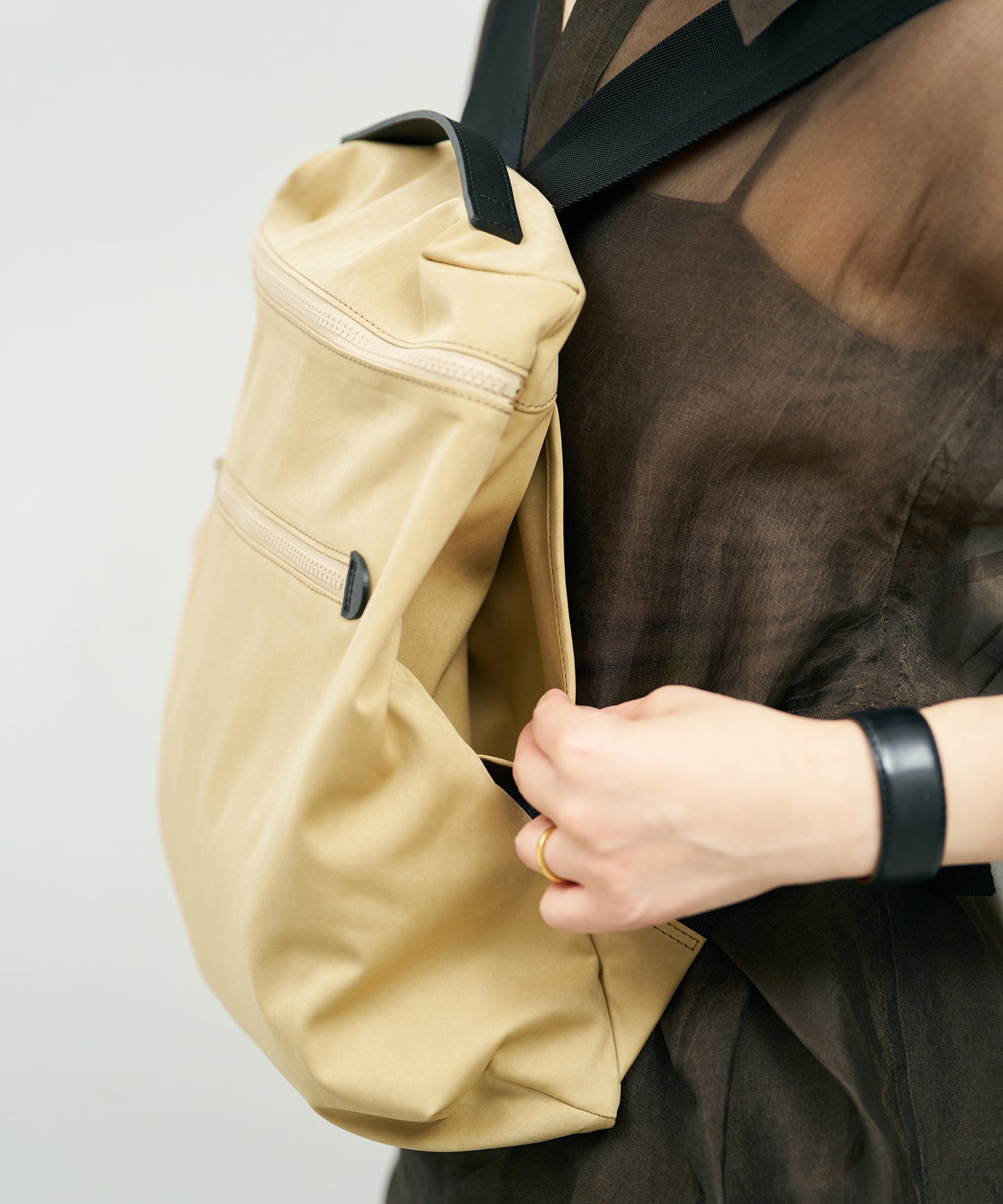 #89《SALE 20%》Flat backpack (beige) / HD NYLON