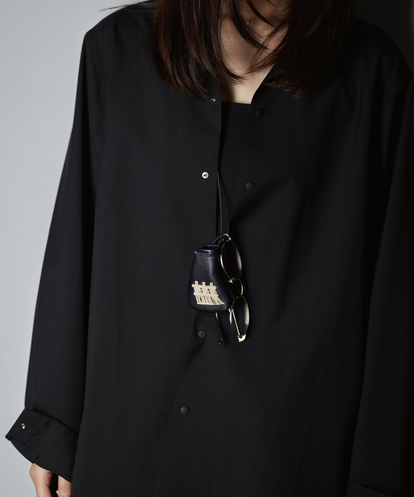 #55b/ Amulet Pouch XS (Sawa Matsuda Collaboration / indigo blue) / cowhide "BABY BUFFALO"