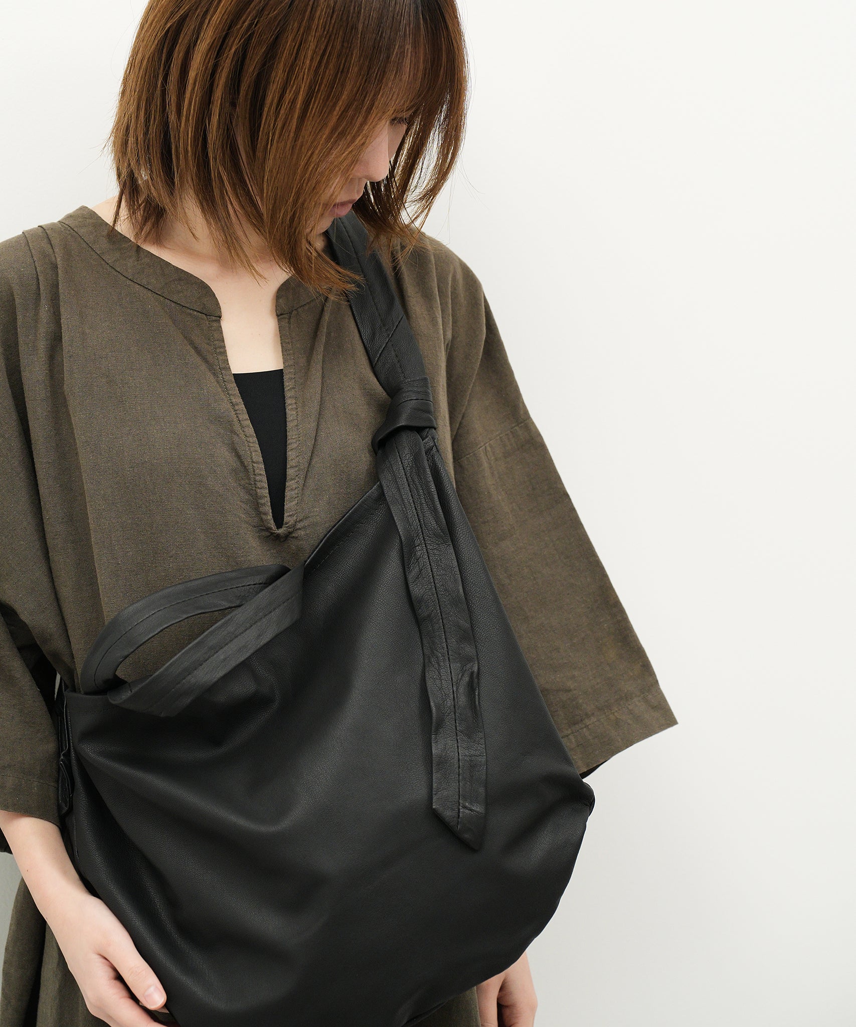 REN / Tokyo】Goat Leather Circle Shoulder Bag | Adjustable Knot Strap &  Short Handle - 日本皮包 包包 – REN WEB SHOP