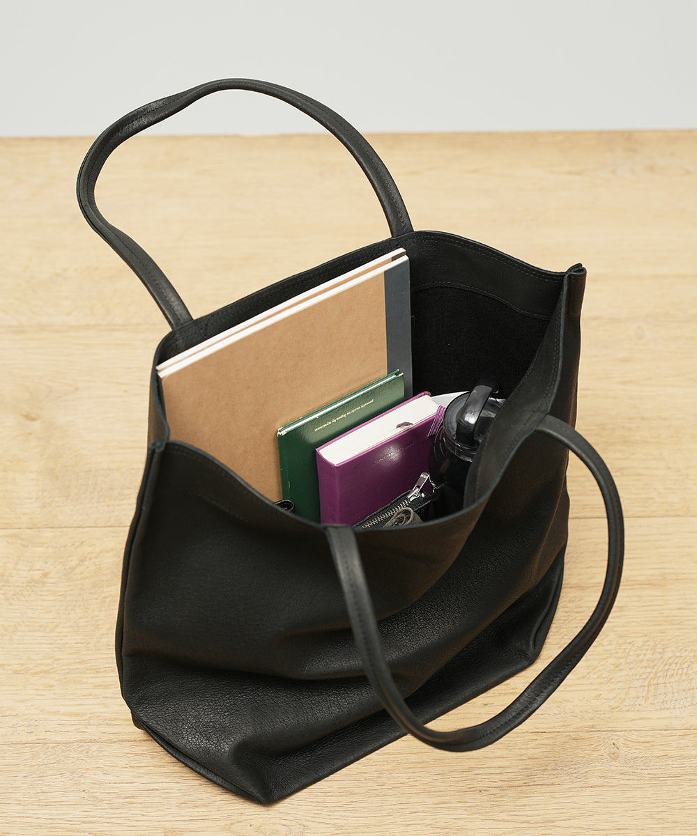 #30/ Lunch bag M (black) / pigskin "HALLIE"