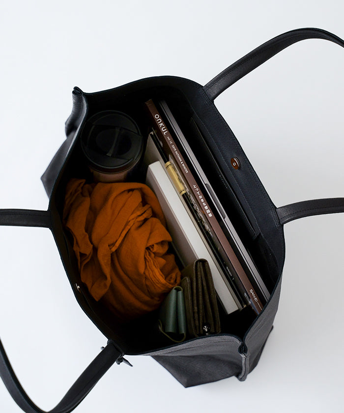 #30 / 宽版托特包 L / 猪皮“HALLIE”