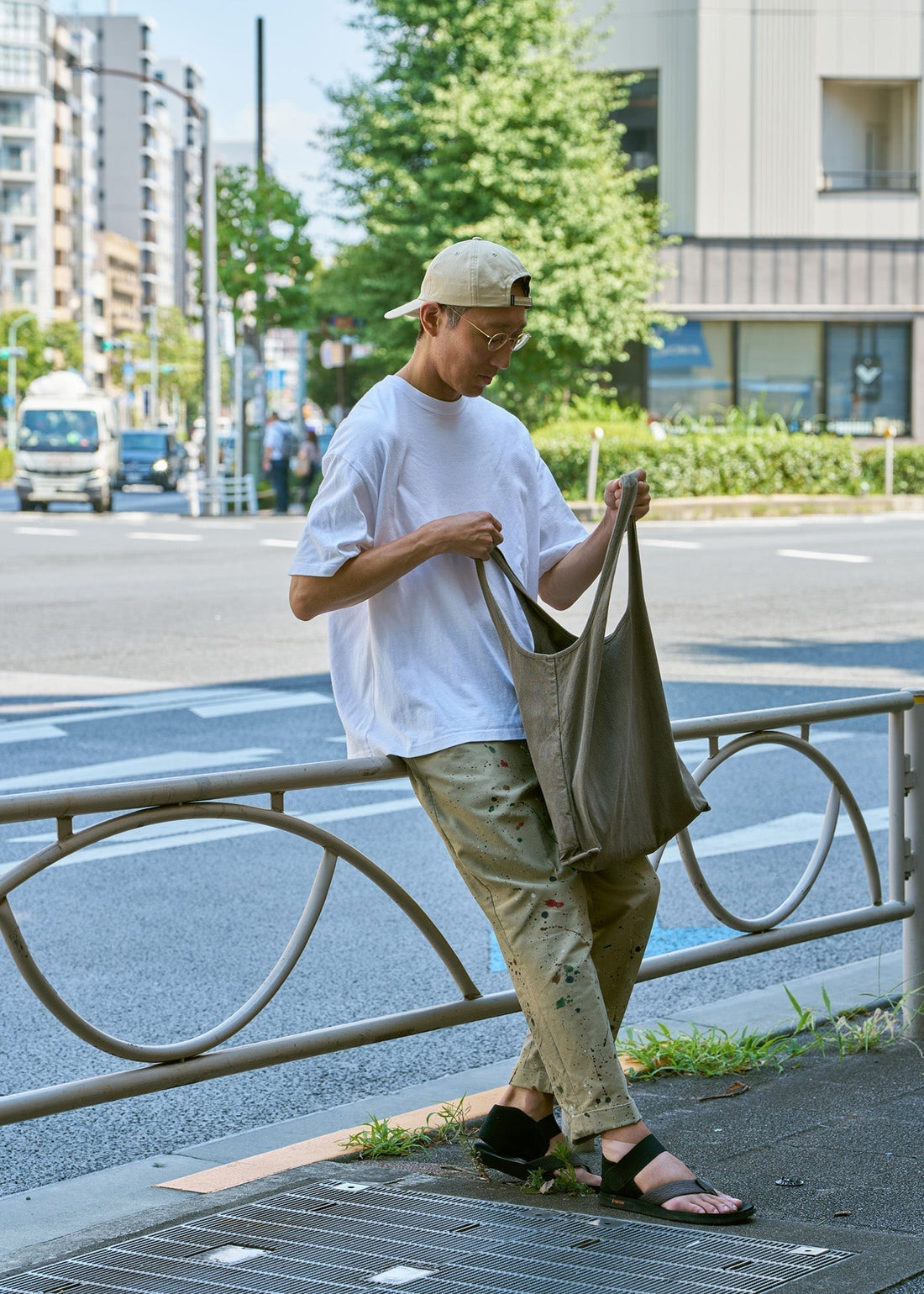 “Every Day, Naturally.” — Mr. Furuya and the Metro Carry
