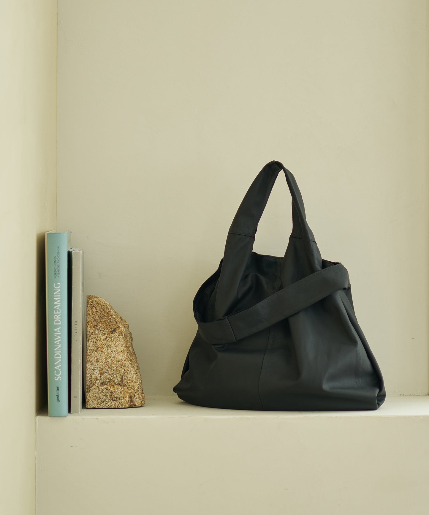 2way Reji-bukuro M - Black / goatskin Bare