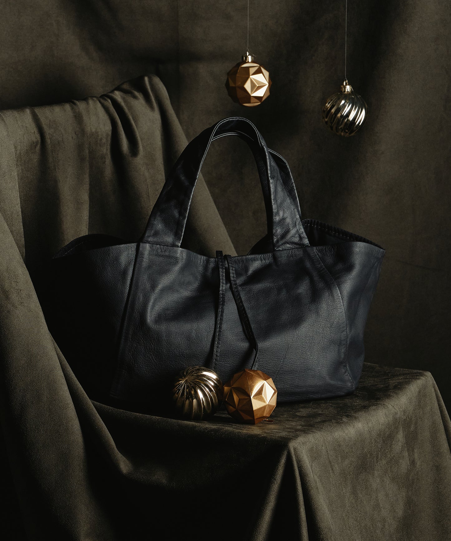 #11/ Dachs 手提包 S（黑色）/ 山羊皮“BARE”