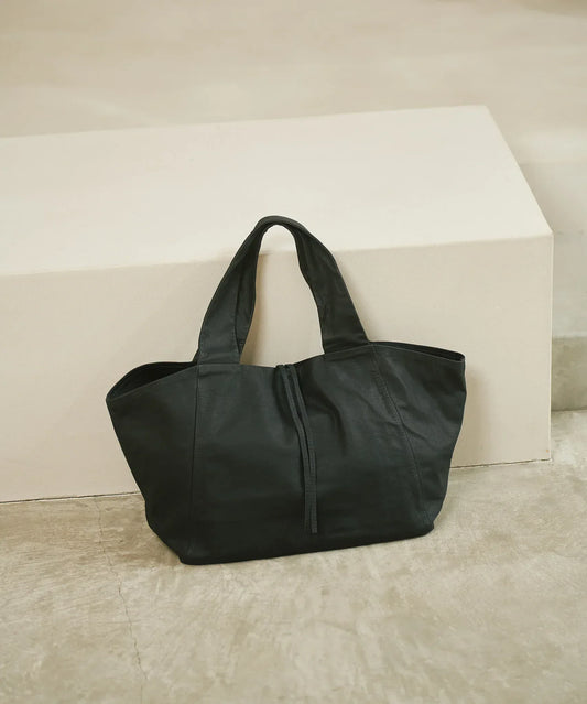 Dachs tote bag M - Black / goatskin Bare