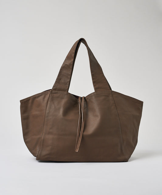 Dachs tote bag M (dark brown) / goatskin "BARE"