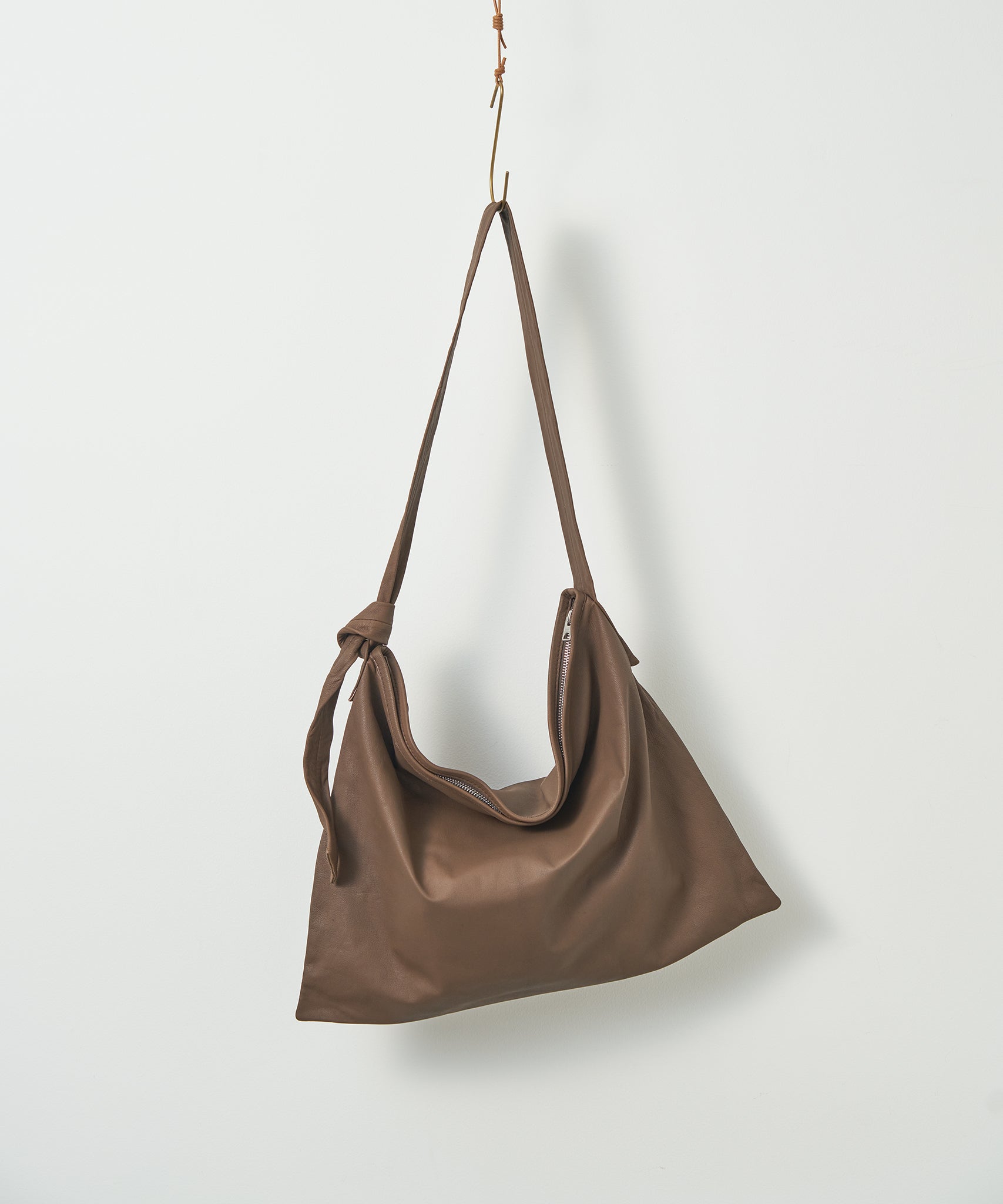 REN Tokyo】Goat Leather Shoulder Bag Adjustable Knot Strap