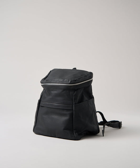 #11/ Box backpack (black) / goatskin "BARE"