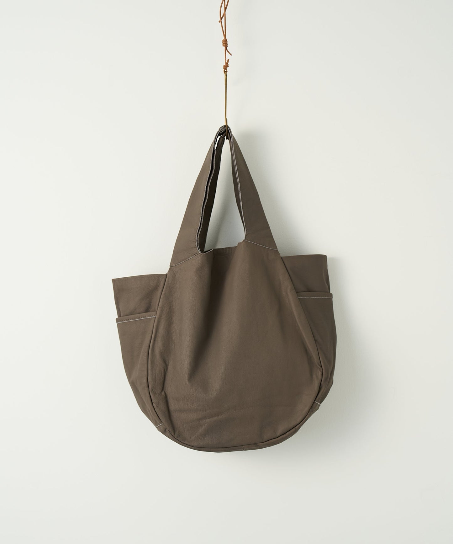 #11b / Pumpkin sack (greige) / goatskin "BARE"