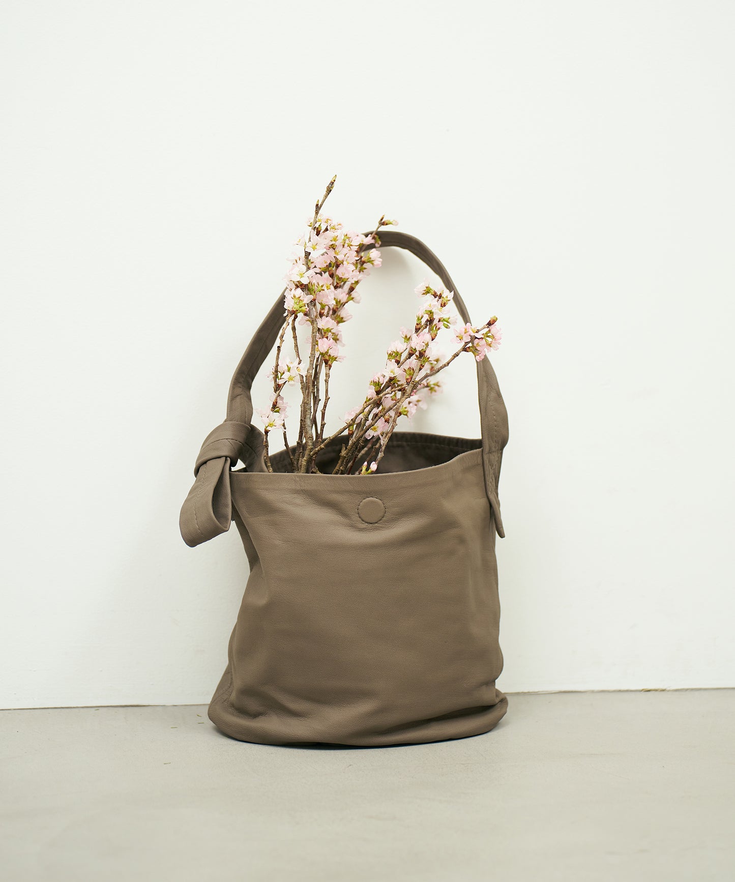 Stroll shoulder bag - Greige / goatskin Bare
