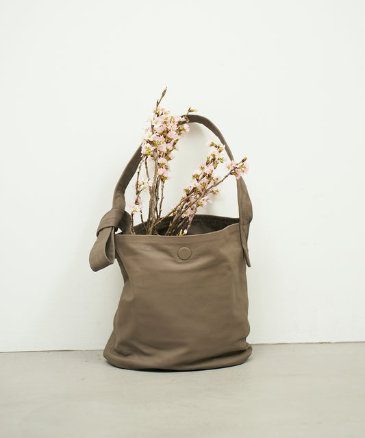 Stroll shoulder bag - Greige / goatskin Bare