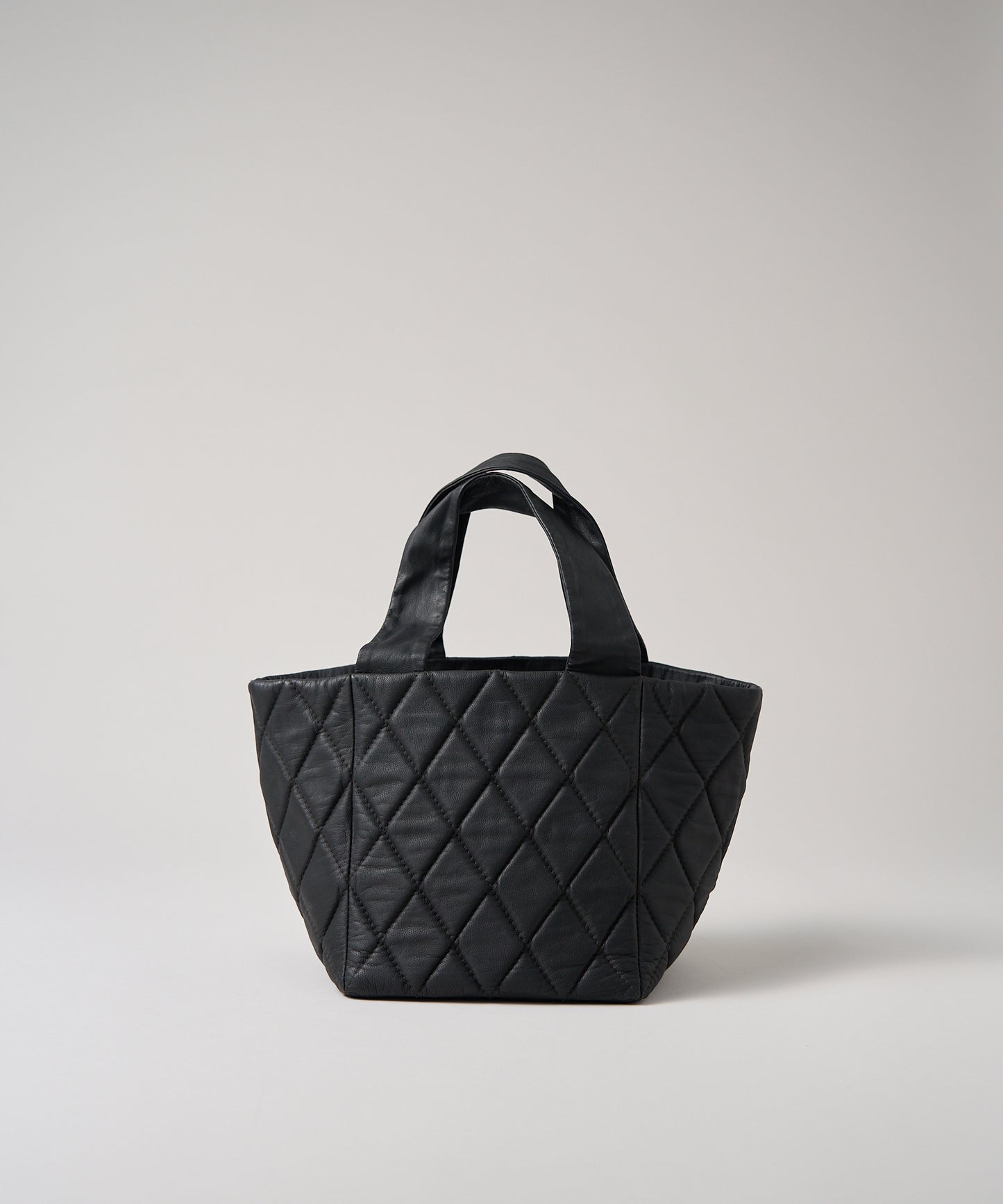 Bolso de mano de dos vías con rejilla (negro) / piel de cabra "BARE" 