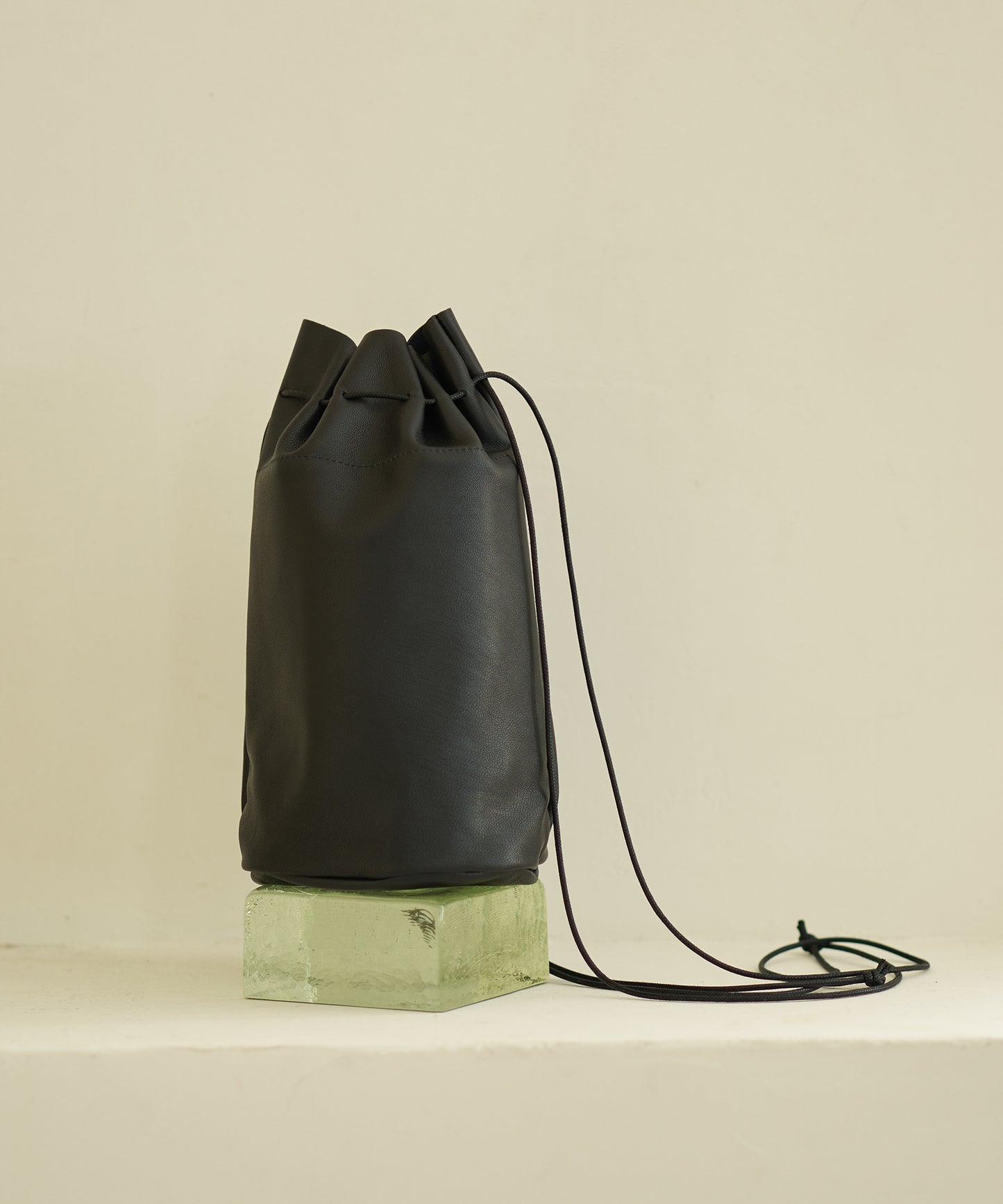 罐瓶（黑色）/ 山羊皮“STILL” 