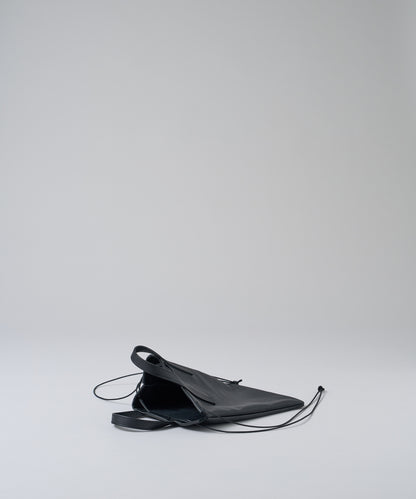 Nes-tote (black) / goatskin "STILL"