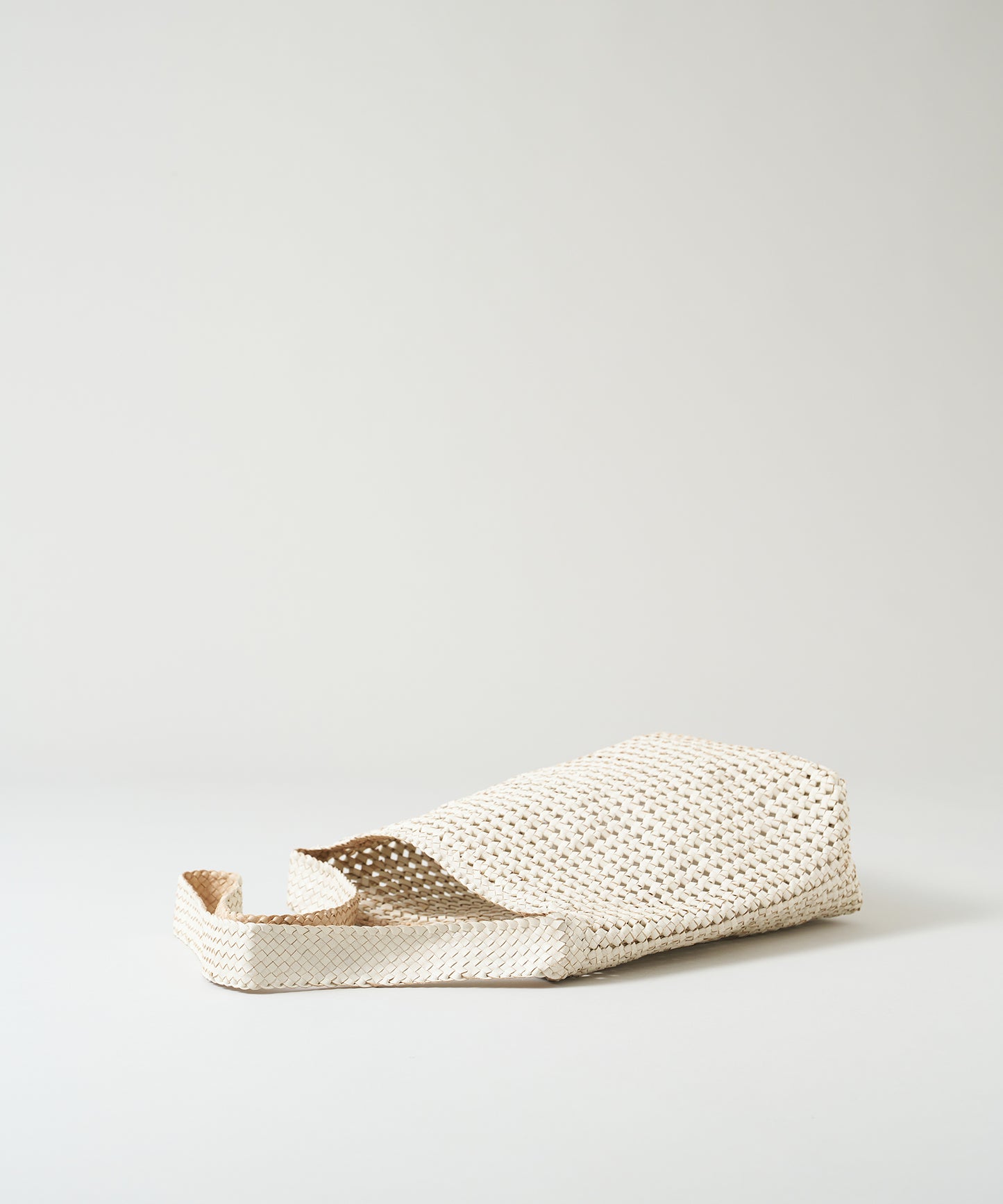 #16/ Box shoulder bag (oatmeal) / goatskin "GOAT MESH "