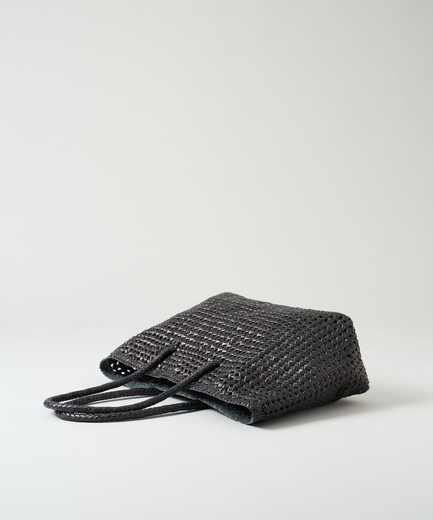 #16/ Basket tote bag M (black) / goatskin "GOAT MESH "