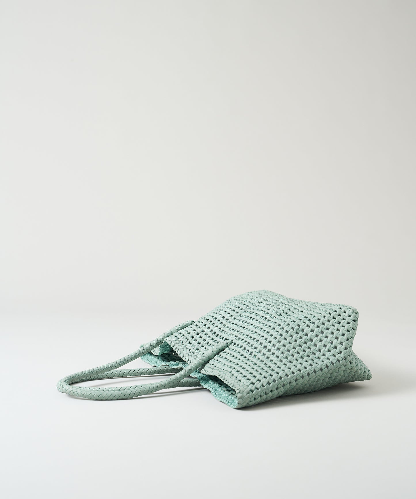 #16/ Basket tote bag M (sage green) / goatskin "GOAT MESH "