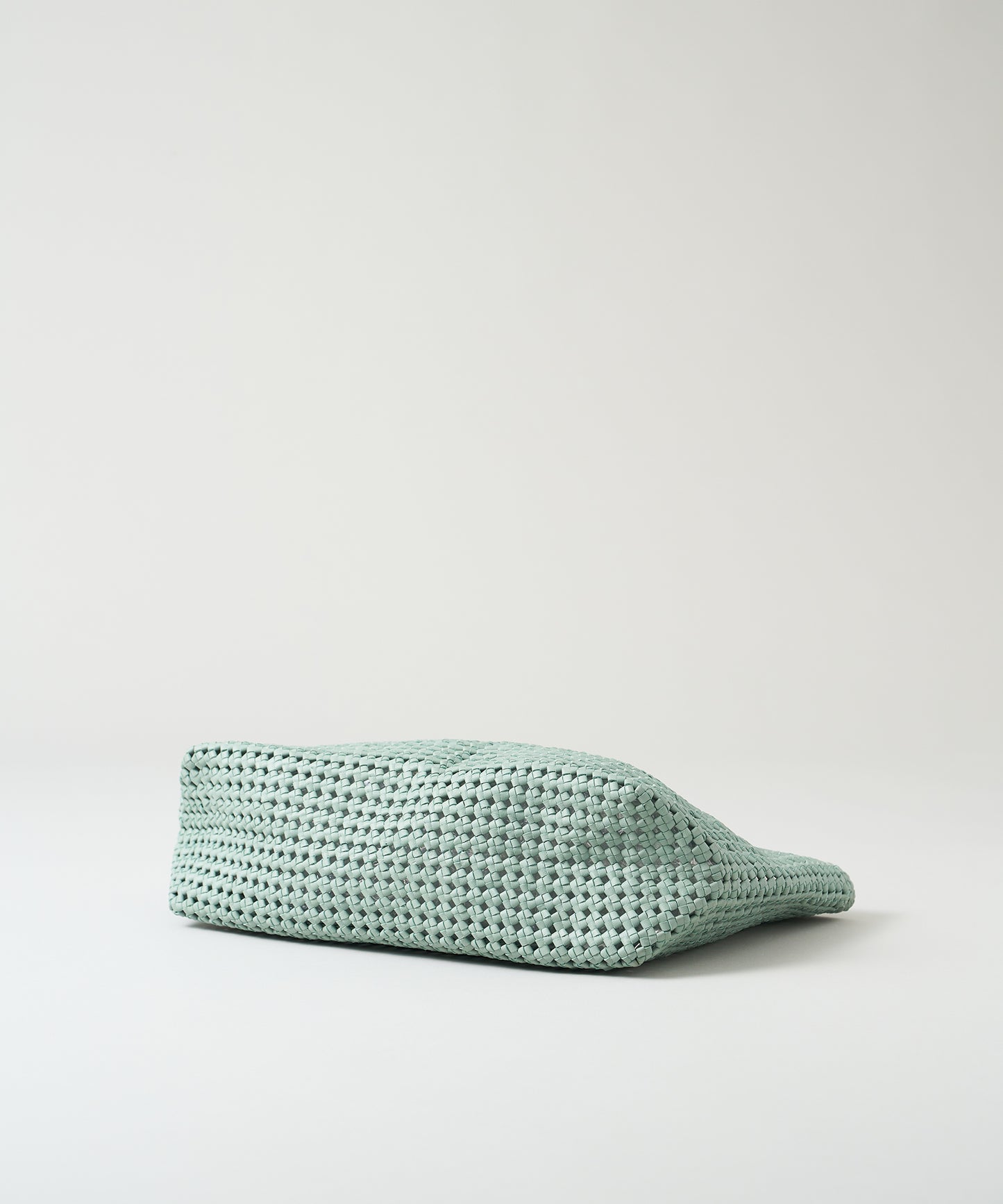 #16/ Basket tote bag M (sage green) / goatskin "GOAT MESH "