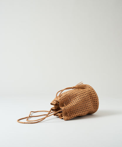 #16/ Tassel bottle shoulder (camel) / goatskin "GOAT MESH "