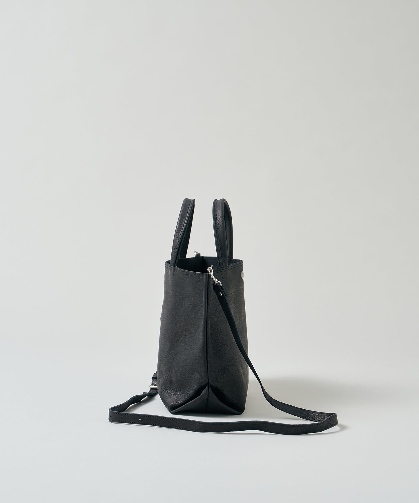 #30/ Lunch bag S_carry light (black) / pigskin "HALLIE"