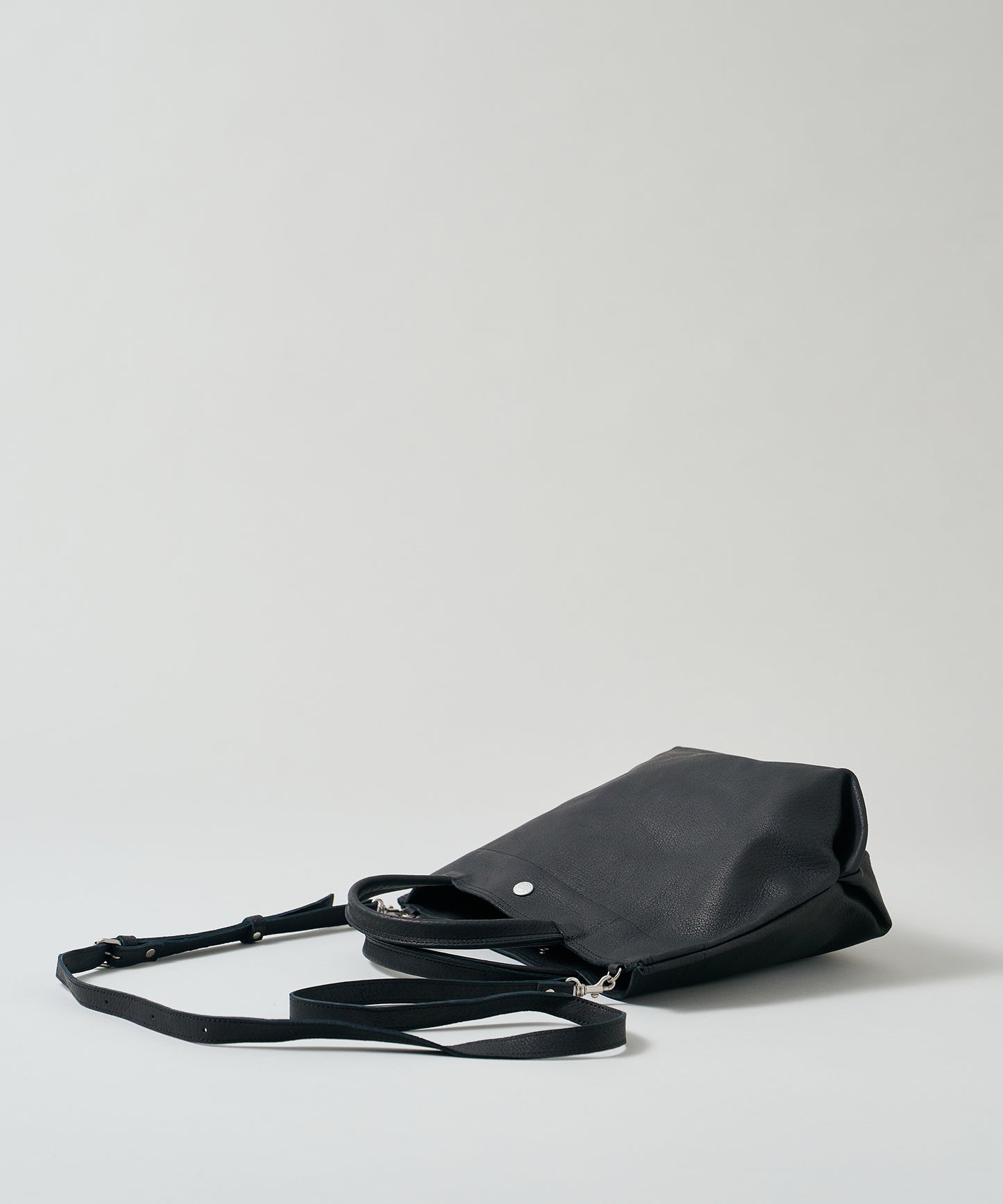 #30/ Lunch bag S_carry light (black) / pigskin "HALLIE"