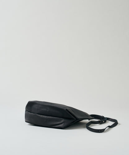 #30/ Lunch bag S_carry light (black) / pigskin "HALLIE"