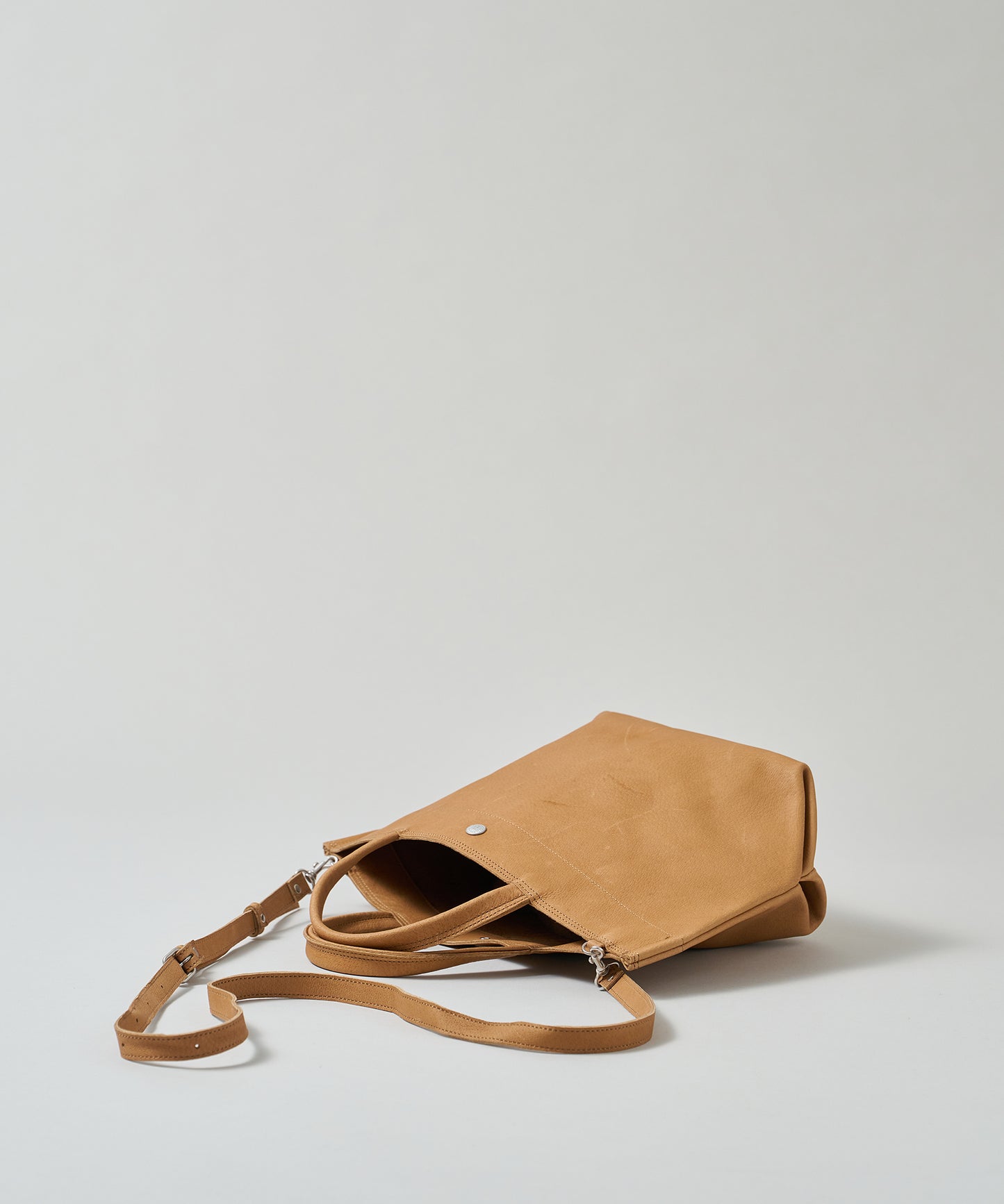 #30/ Lunch bag S_carry light (camel) / pigskin "HALLIE"