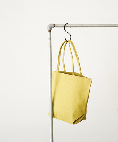 Lunch bag M - pistachio yellow / pigskin Hallie