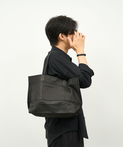 #30 / 宽版托特包 M / 猪皮“HALLIE”