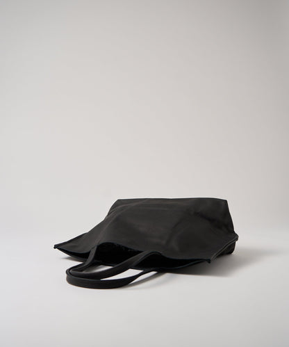 Wide tote bag M / pigskin "HALLIE"（limited color）