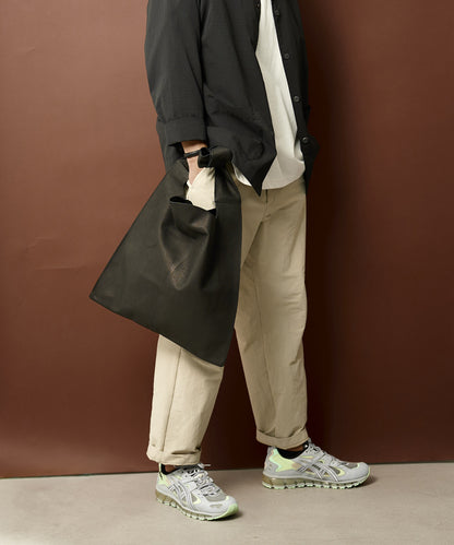 Reji bukuro sling type L / pigskin Hallie